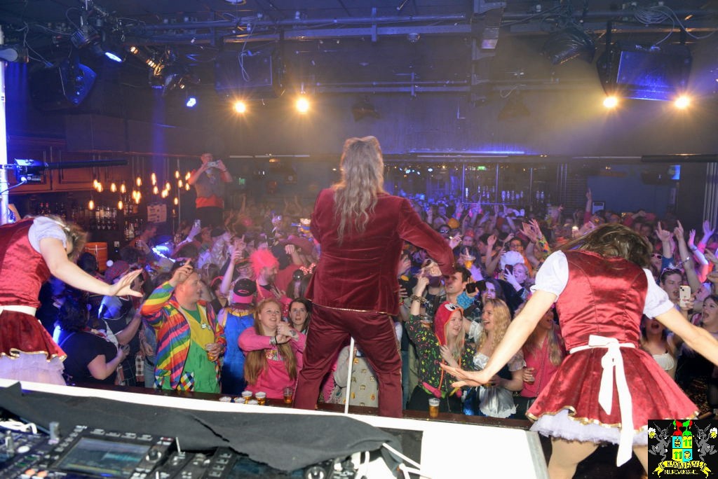 ../Images/Carnavals maandagavond in VdG 100.jpg